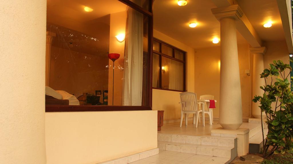 Janishi Residencies Hotel Negombo Exterior foto