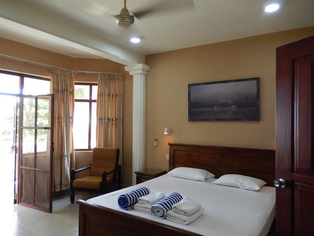 Janishi Residencies Hotel Negombo Exterior foto