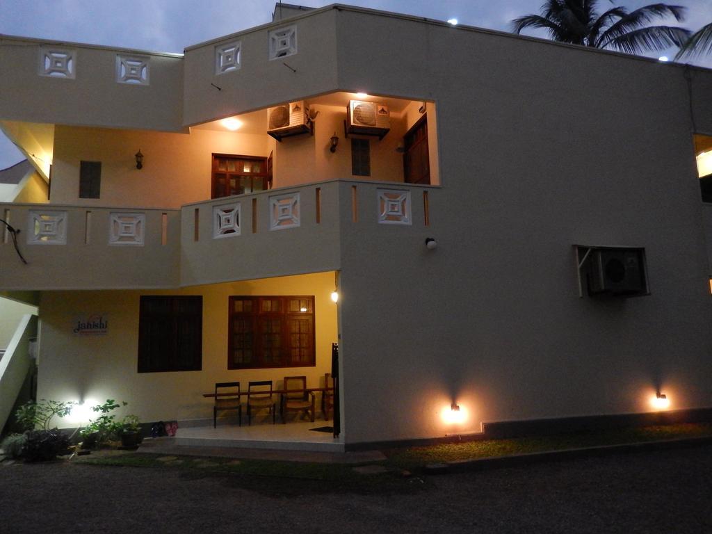 Janishi Residencies Hotel Negombo Exterior foto