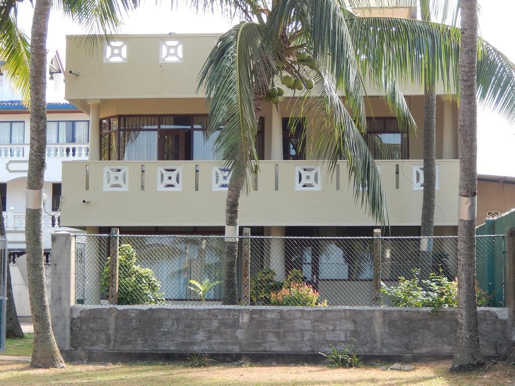 Janishi Residencies Hotel Negombo Exterior foto