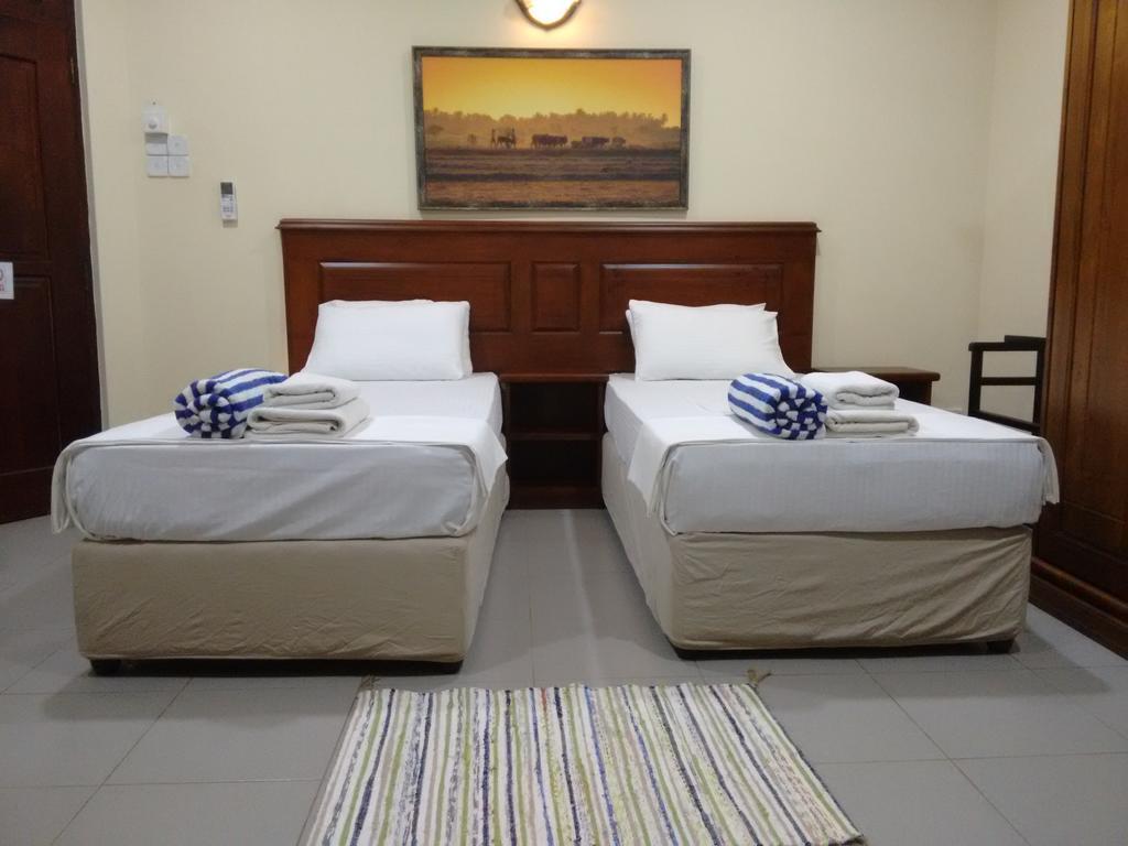Janishi Residencies Hotel Negombo Exterior foto