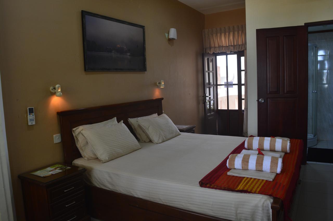 Janishi Residencies Hotel Negombo Exterior foto