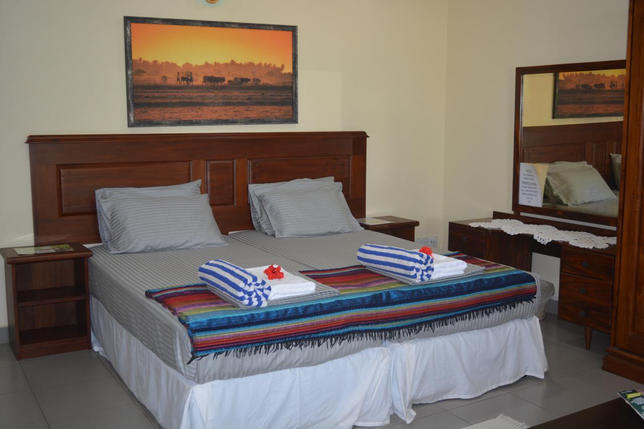 Janishi Residencies Hotel Negombo Exterior foto