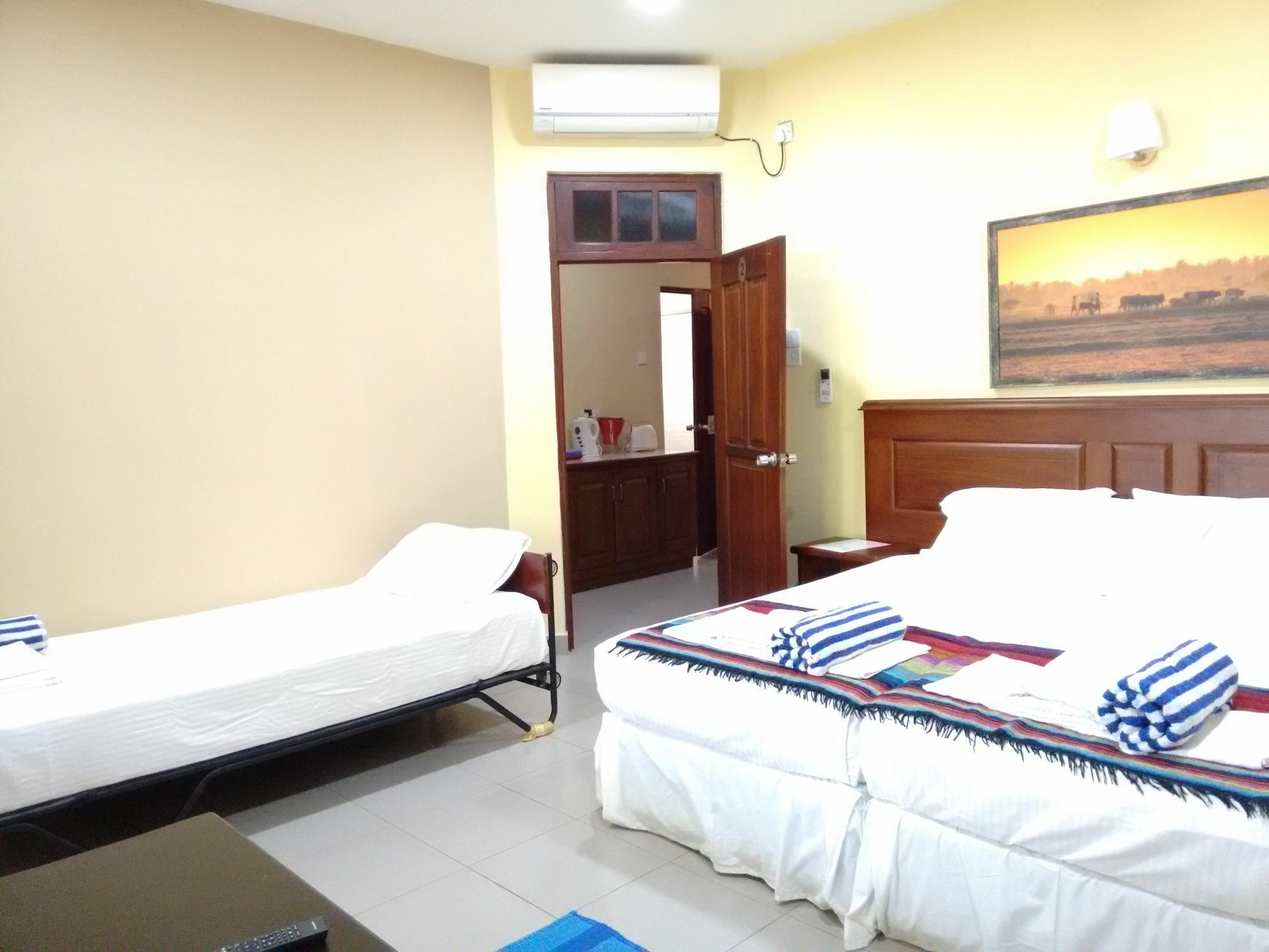 Janishi Residencies Hotel Negombo Exterior foto