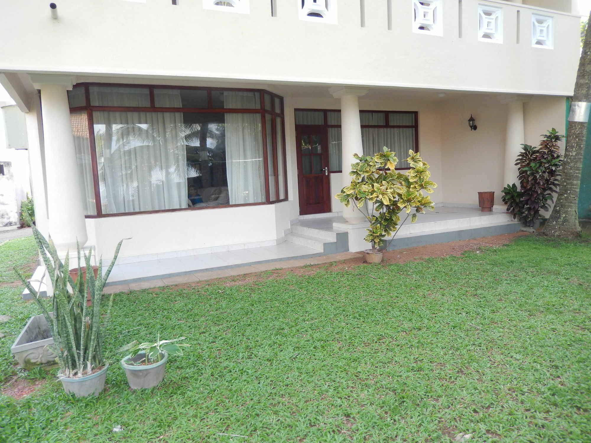 Janishi Residencies Hotel Negombo Exterior foto